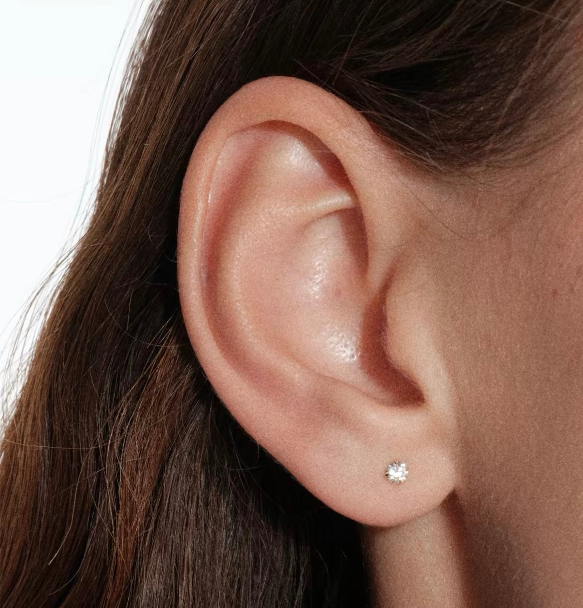Solitaire stud earring model mini size