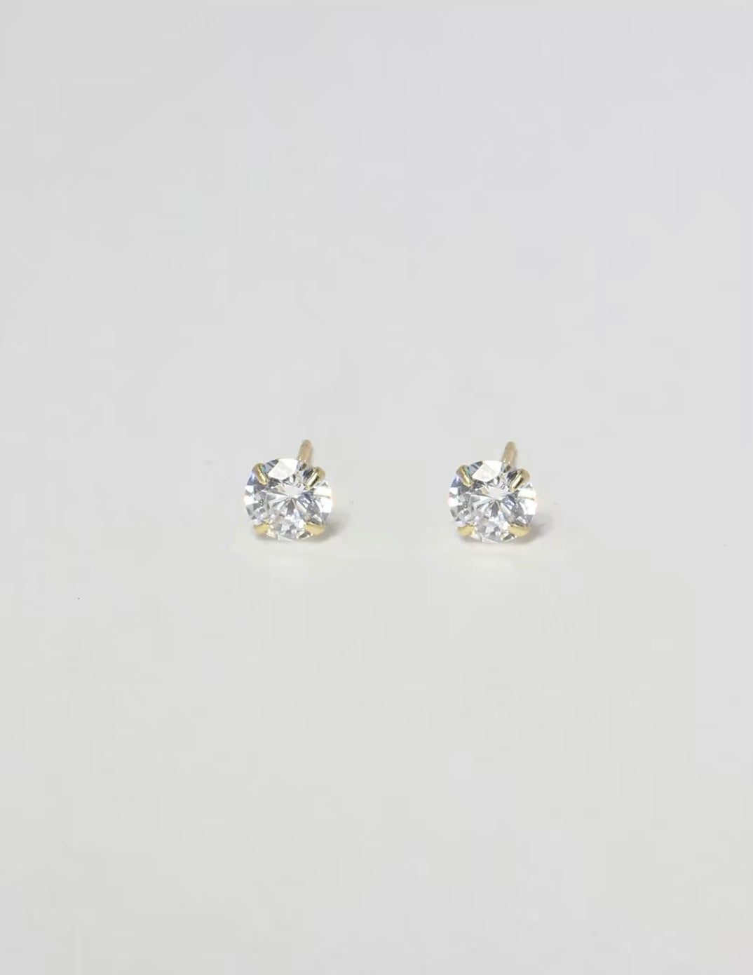 Solitaire stud earrings large size