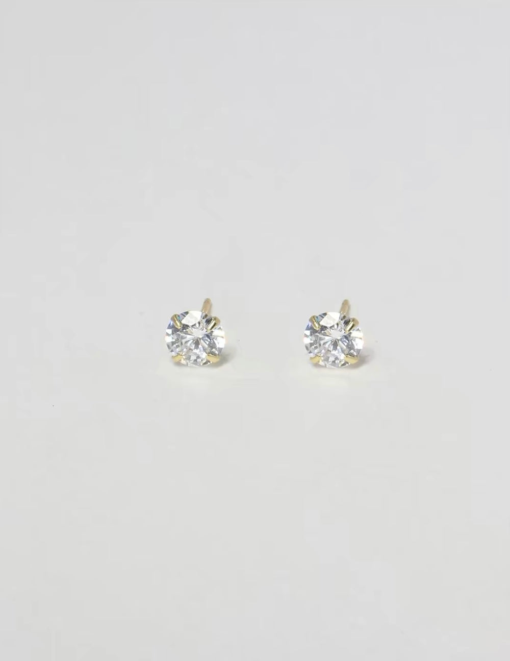 Solitaire stud earrings large size