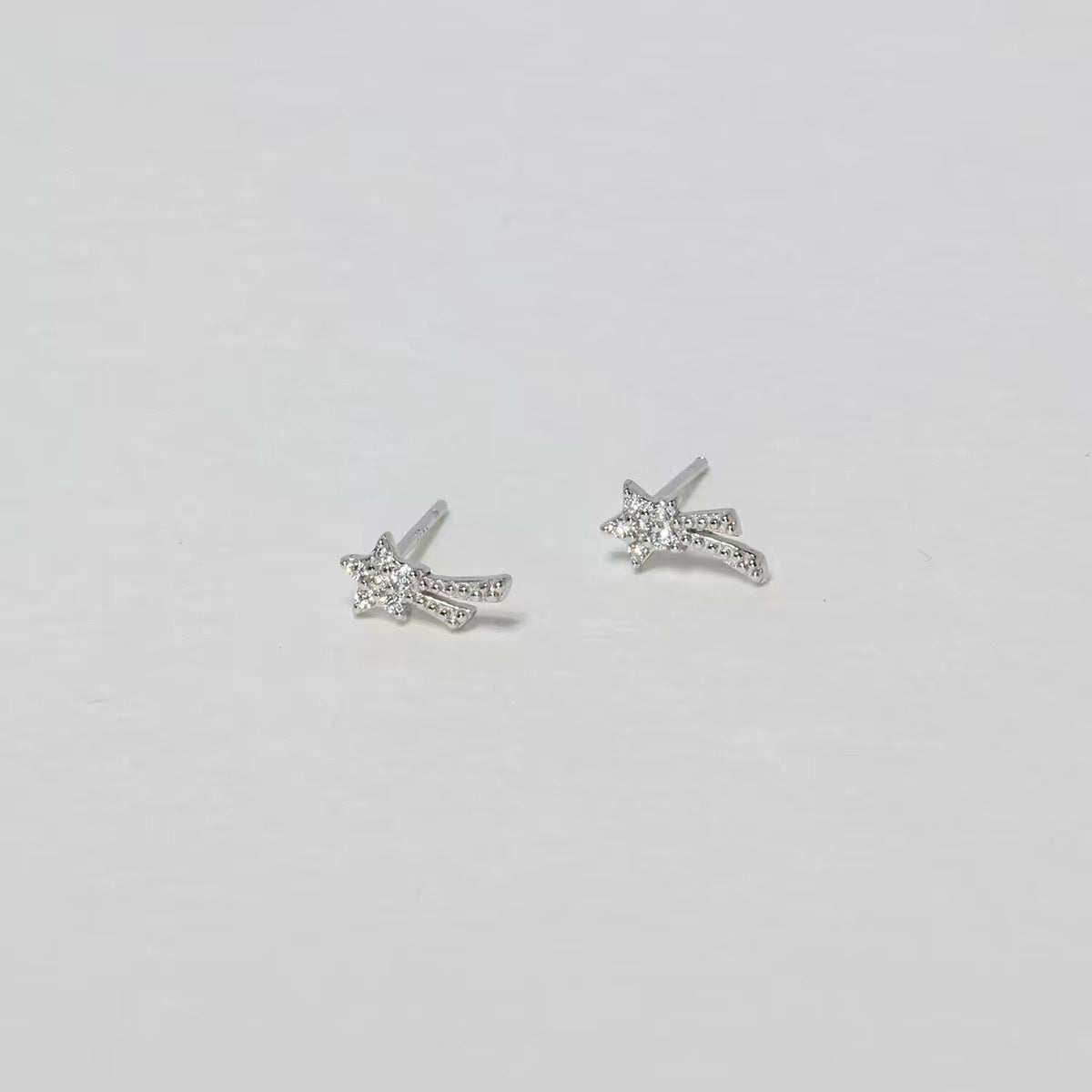 Étoile Filante shooting star stud earrings in silver